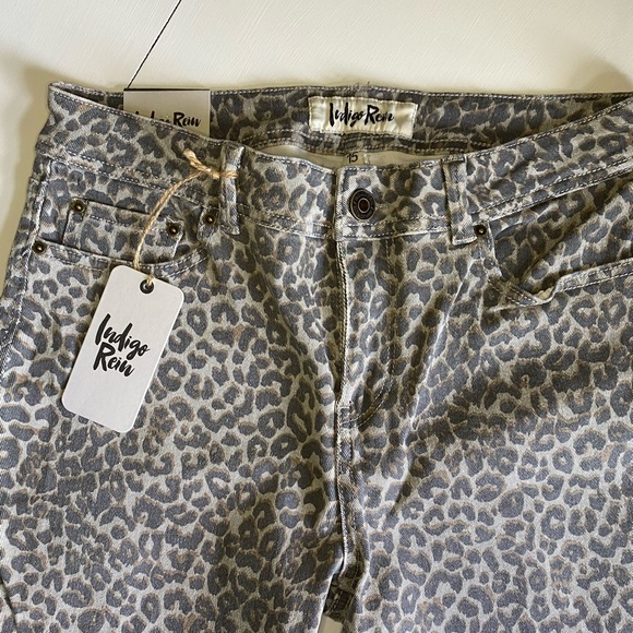 Indigo Rein leopard print cropped skinny jeans - Picture 4 of 16